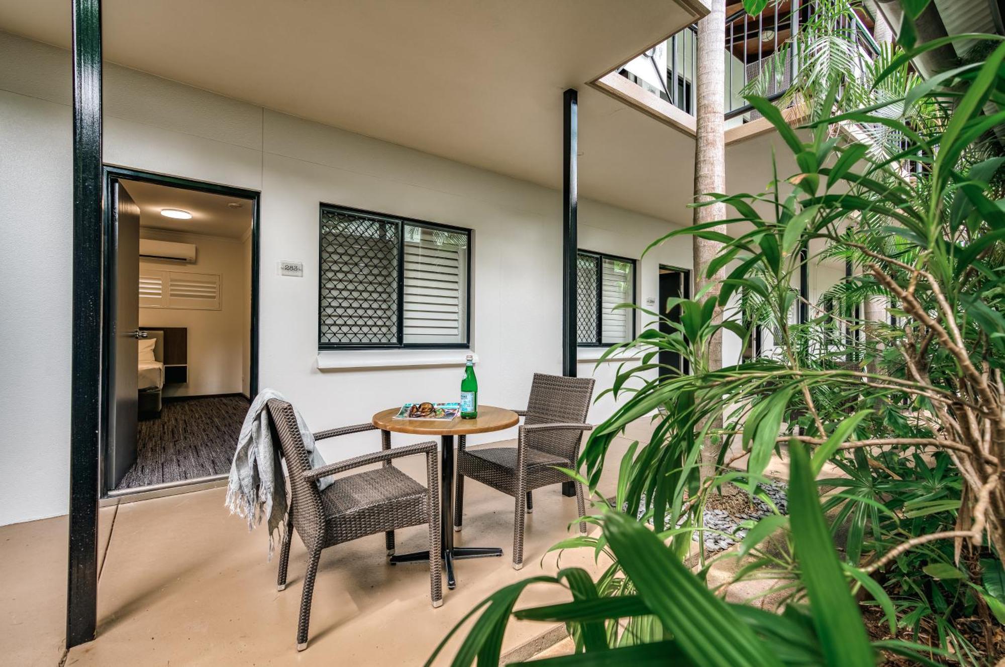 Palms City Resort Darwin Exterior foto
